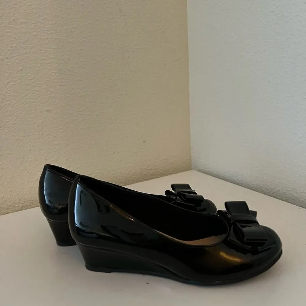American Eagle Mairin Black Patent Wedge Heel Kids  Girls Dress Shoes sz 11